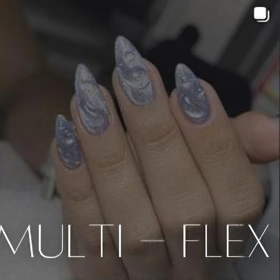 Uñas Multi-Flex con diseño en relieve realizadas en Valiz Beauty&Spa, Curridabat